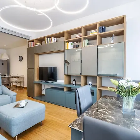 Andrea's Place Apartment *